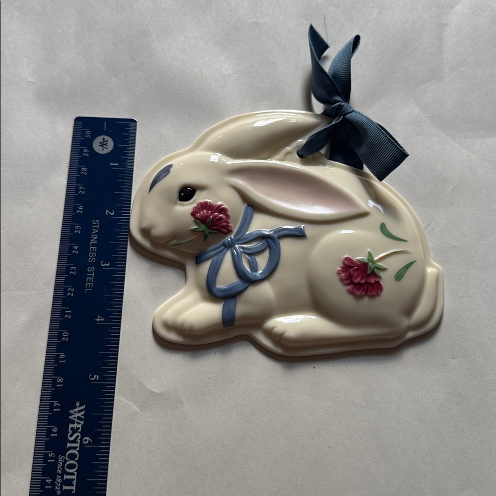 Lenox Poppies on Blue Bunny Cookie Press - Picture 6 of 6